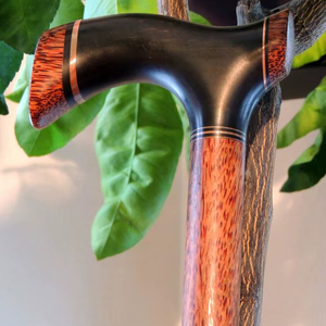 Canne en bois réglable à prix DRIVEN avec nœuds multiples Bâton de marche en bois solide pour les aînés par Standard International - Product Image 1