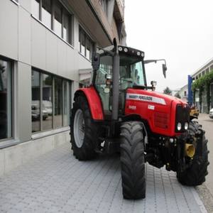 Amplio Suministro de Tractores Massey Ferguson MF1204xtra 4x4 de Segunda Mano en Venta - Product Image 6