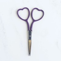 Ciseaux professionnels de broderie en forme de coeur vente en gros fabricant de ciseaux de coeur de couleur personnalisée fournisseurs de ciseaux d'enfilage