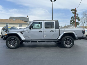 Jeep Gladiator Overland Crew Cab 4WD 2020, Usado, Volante a la Izquierda/Derecha - Product Image 2