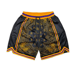 Pantalones cortos de malla atlética Pantalones cortos deportivos de béisbol para hombres Diseño elegante y moderno Entrenamiento Correr Pantalones cortos de gimnasio - Product Image 3