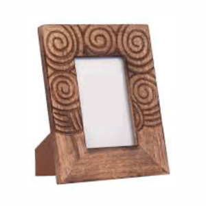 Marco de fotos de madera con acabado pulido de alta calidad, ligero y duradero, lo mejor para decoración del hogar y opciones de regalo - Product Image 4