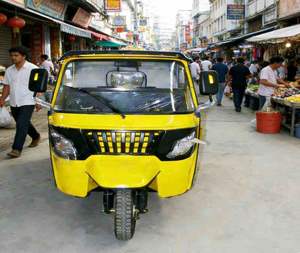 Triciclo Eléctrico de Carga Tipo Abierto, E Rickshaw para Adultos, 4 Pasajeros, 50-70 km/h - Product Image 3