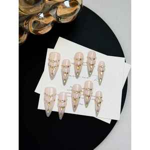 Uñas Postizas Gilded Empress, Diseño Elegante para Mujer - Product Image 1