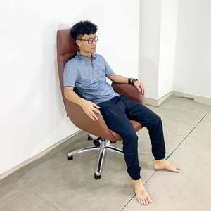 HOM1079-01 Chaise de Direction en Cuir avec Appuie-tête Réglable, Design Ergonomique Contemporain, Revêtement en Cuir PU et Mousse, Hauteur Réglable - Product Image 4