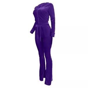 Ensemble de survêtements confortables 2 pièces en velours pour femmes Sweat à capuche à manches longues avec pantalons évasés - Product Image 3
