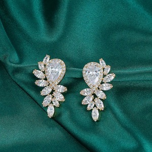 ต่างหูเพชร Moissanite รูปทรงลูกแพร์สีขาวต่างหูเจ้าสาวต่างหูสวยงามของขวัญตัดที่ยอดเยี่ยมสําหรับผู้หญิง - Product Image 1