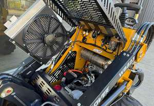 Minicargadora Skid Steer Rover WB823 al por Mayor con Peso Operativo de 1.1 T, Equipada con Motor y Caja de Cambios Yanmar - Product Image 4