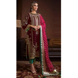 ชุดสูทคาร์เมซจากนักออกแบบเสื้อผ้าปากีสถานสำหรับงานแต่งงานในโอกาสที่ดีที่สุด - Product Image 1