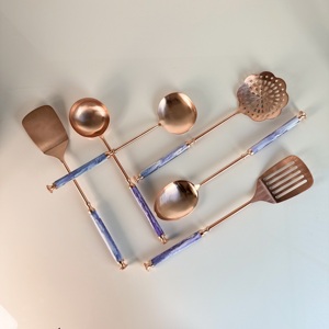 Ustensiles de cuisine haut de gamme avec manche en résine, ensemble d'ustensiles de cuisine en acier inoxydable 202, cuillère à soupe, cuillère à huile, passoire, ustensiles de cuisine - Product Image 2
