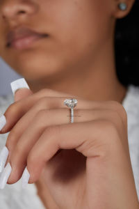 Anillo de compromiso de moissanita de corte de pera alargado en plata 925 Streling 2,35 Ct Anillo solitario clásico en forma de pera para mujer - Product Image 2