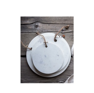 Tabla de cortar de mármol sólido diseñada para cocinas familiares que ofrece una superficie segura para las necesidades cotidianas de la cocina. - Product Image 6