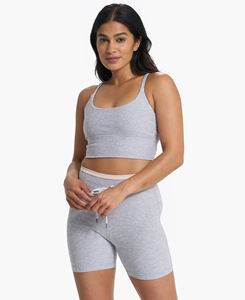 Conjunto de entrenamiento de Yoga personalizado para mujer de calidad superior Sujetador transpirable y cierre de cordón corto ajustado Logo cintura estilo deportivo sólido - Product Image 3