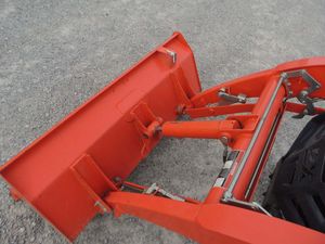 Mini tracteur compact Kubota BX23 2025 avec chargeur frontal, pelle arrière, tondeuse, équipement agricole efficace, livraison gratuite - Product Image 4