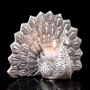 Votive en métal avec design de coupe florale adaptée à l'intérieur traditionnel et à la décoration festive - Product Image 6