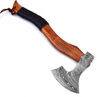 Hache en acier Damas faite à la main, style viking, manche en bois, outil utilitaire d'extérieur, artisanat de qualité supérieure, hache en acier Damas personnalisée