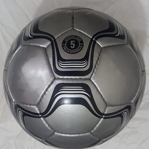 Balón de fútbol laminado de dos tonos, servicio Oem, entrenamiento de fútbol pakistaní, diseño de máquina, tamaño 5, balón de fútbol de cuero PU - Product Image 5