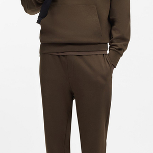 Survêtement pour homme à capuche avec logo personnalisé, couleur et design, avec poche, matière respirante et durable, coupe décontractée, ensemble confortable - Product Image 2