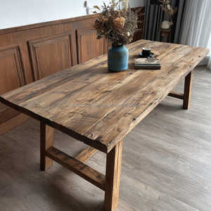 Mesa de Comedor Cuadrada de Madera Maciza Moderna Hecha a Mano KALATRI con Patas de Metal, Ecológica, para 6 Personas, para Uso en el Hogar y la Escuela - Product Image 2