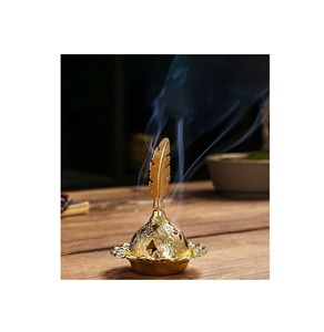 Quemador de incienso de latón tradicional con diseño intrincado para la decoración del templo Pooja meditación relajación espiritual terapia aromática - Product Image 5