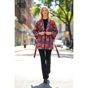 Veste en cuir matelassée réversible pour femmes - Vêtement d'extérieur bohème pour le printemps - Product Image 2