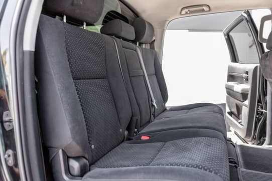 Fast Selling 2013 T-oy-ota Tundra TRD Rock Warr-ior Crew-Max 4x4-