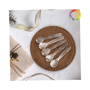 Vaisselle en nacre décorative-Cuillère, fourchette, assiette-Produit artisanal de luxe en coquillage naturel - Product Image 1