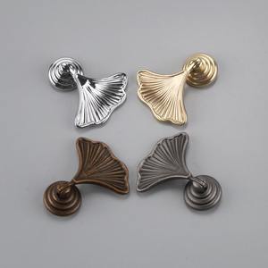 ลูกบิดดีไซน์เปลือกสีเงินสำหรับตู้ลิ้นชักและประตูมือจับตกแต่งหรูหราสำหรับธีมชายฝั่งของตกแต่งบ้านและเฟอร์นิเจอร์ - Product Image 4