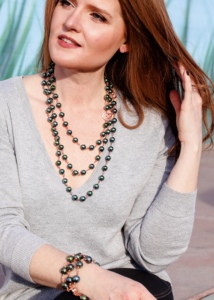 Collier en perles d'hématite verte jasmin, trois brins enroulés avec fermoir magnétique - Product Image 4