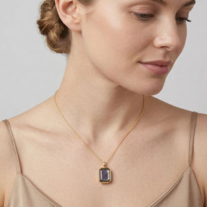 Colgante de labradorita con corte esmeralda octogonal, engaste de plata de ley chapado en oro, diseño bonito - Product Image 5