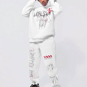 Sudadera con capucha y pantalones de chándal para correr de alta calidad con logotipo personalizado y estampado abullonado para hombre - Product Image 1