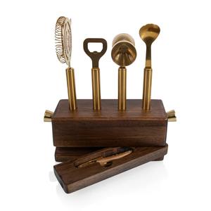 Ensemble de shakers à cocktail en acier inoxydable avec base et couvercle en bois élégants pour mariages et événements spéciaux - Product Image 1