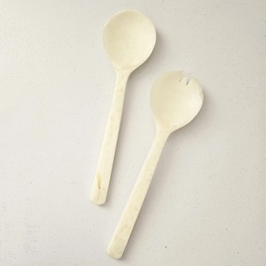 Servidores de ensalada de resina personalizables Cuchara de ensalada desechable hecha a mano para el hogar Hotel Restaurante Espejo Polaco para fiestas Eventos - Product Image 2