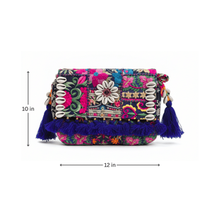Pochette brodée motif floral avec doublure en satin, fermeture éclair faite main, style féminin tendance, dotée de chaînes et de sangles - Product Image 2