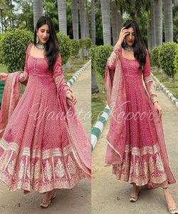 Gorgeous Stone Work Casual Wear seda Salwar Kameez con tradicional Dori Detailing Office Elegance - Product Image 5