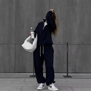 Conjunto Deportivo Personalizado de Algodón Grueso con Sudadera con Cierre de Cremallera y Pantalones Deportivos, Conjunto de Dos Piezas - Product Image 2