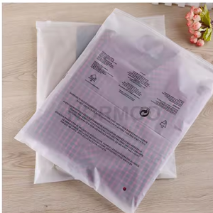 Sac à fermeture éclair curseur personnalisé T-shirt vêtements sac à fermeture éclair en plastique Transparent sac d'emballage à fermeture éclair en plastique avec logo à personnaliser - Product Image 2