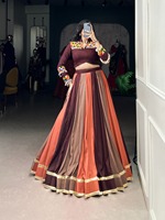 Look élégant Collection Premium Nouvelle variété Exclusive Incroyable Couleur Pure Rayon Gamthi Travail Lehenga Choli