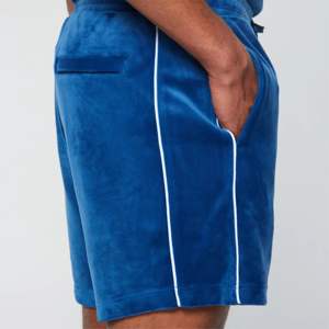 Short en velours élégant pour hommes-Sensation luxueuse, coupe confortable, idéal pour les vêtements décontractés et de salon - Product Image 5