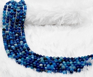 Cuentas de ágata azul de calidad súper premium con franjas, cuentas curativas azules de 8 mm en hebras para meditación, joyería y moda. - Product Image 4