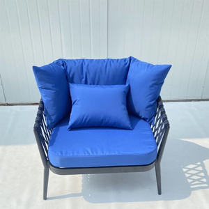 Ensemble de salon d'extérieur moderne ColorWave 4 pièces en corde tressée Canapé de patio Fauteuil Table basse |   Horti Club Hôtel Utilisation résistante aux intempéries - Product Image 3