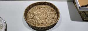 Bandeja redonda Vajilla Decoración Cesta tejida de ratán Bandeja de concha de mimbre Bandejas decorativas hechas a mano de La India - Product Image 3