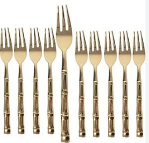 Ensemble de couverts de style royal en acier inoxydable embossé bicolore opulent pour les fêtes, lavable au lave-vaisselle et durable, design moderne haut de gamme - Product Image 2