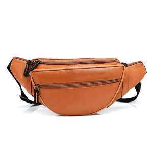 Riñonera de cuero marrón elegante para mujer, riñonera de cuero de hombro de diseñador compacto para vacaciones y aspecto de viaje - Product Image 1