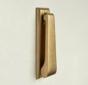 Poignée de porte en laiton unique faite à la main, design moderne, métal massif poli, décoration pour la maison, disponible en gros, prix de gros, vis - Product Image 6