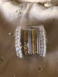 Derniers ensembles de Chudiyan de couleur élégante pour femmes de style unique Ensemble de bracelets de bonne qualité en verre de couleur unie - Product Image 5