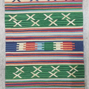 Tapis en coton floral moderne fait main personnalisable - Lavable Meilleure qualité pour la salle de séjour Exercice Voyage et pique-nique - Product Image 1