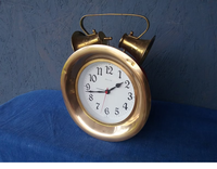 Vintage große westdeutsche Messing Wecker kreisförmige Metall Schreibtisch Wanduhr mit antiken Stil Zahlen muster für Studien platzierung
