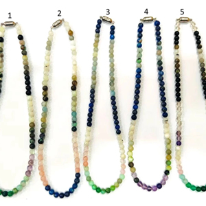 Collier de perles lisses rondes de 6mm avec fermoir magnétique Choisissez la conception et la longueur - Product Image 1