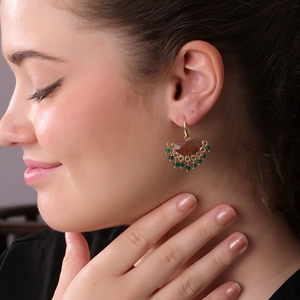 Boucles d'oreilles pendantes tendance en gros avec pierres précieuses : Quartz Fraise et Jade Vert |   Bijoux pour femmes en laiton plaqué or 18 carats faits à la main - Product Image 6